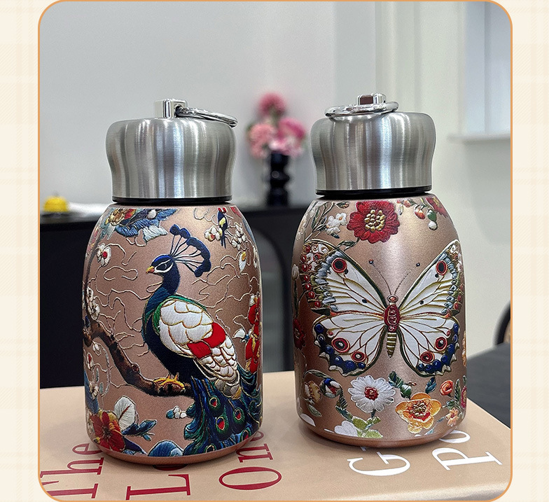 小胖丁国潮复古金蝴蝶孔雀便捷女士提环创意高颜值保温时尚礼品杯详情15