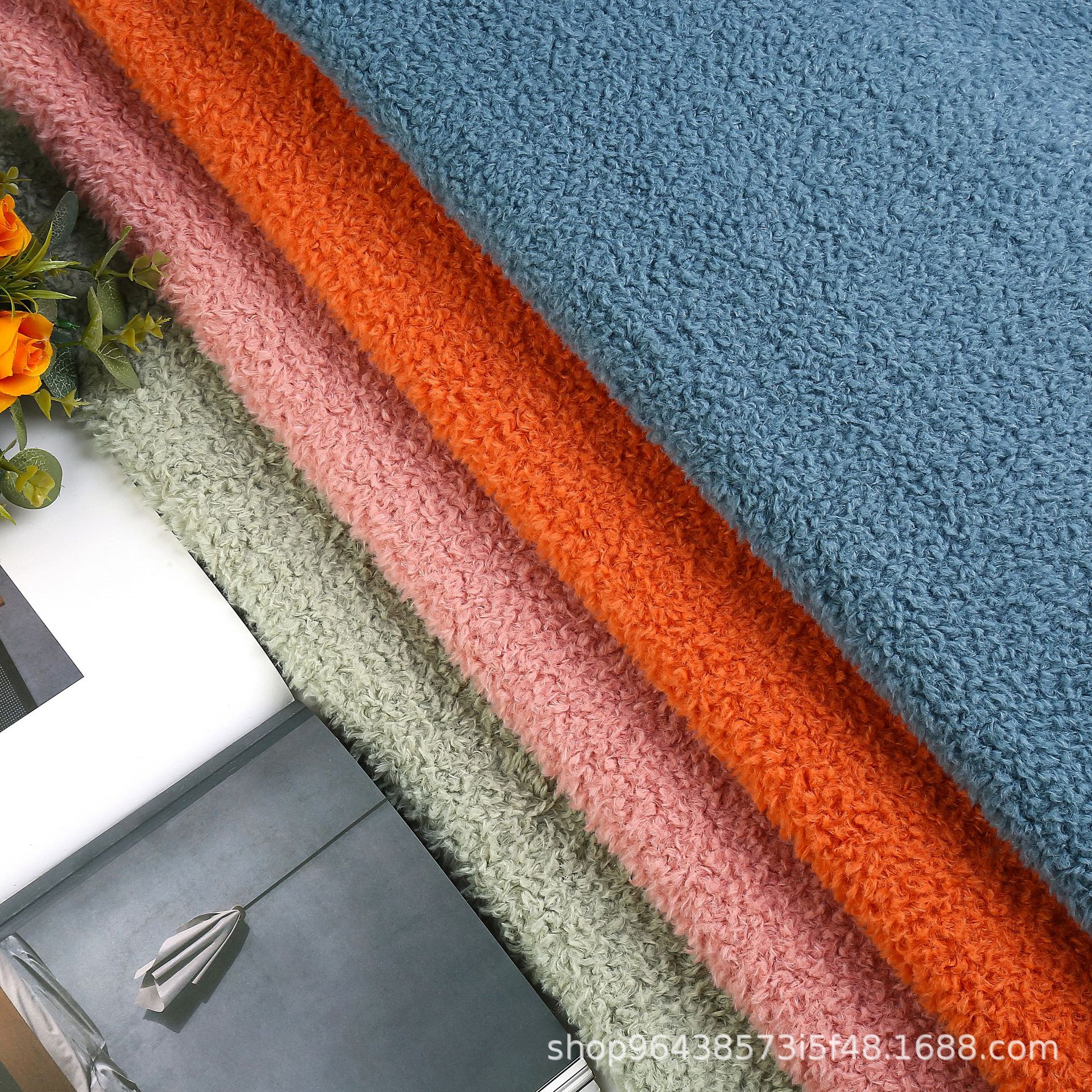 冰岛绒仿羊羔毛大衣外套毛绒面料颗粒服装现货批发纺织皮革针织毛巾布详情2