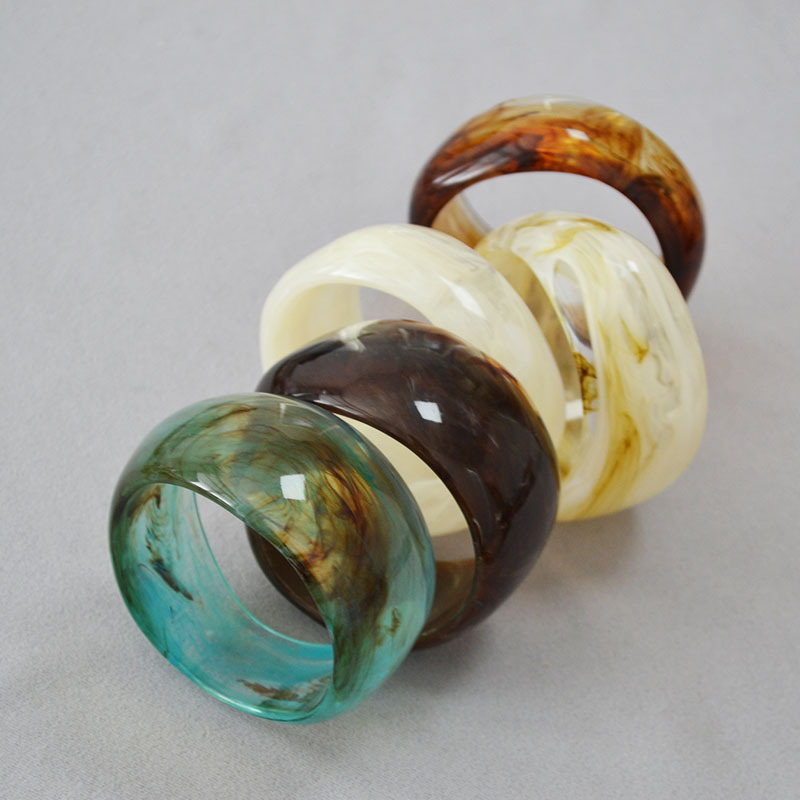 欧美时尚夸张小众复古文艺不规则亚克力水墨晕染宽版高级感手镯女详情19