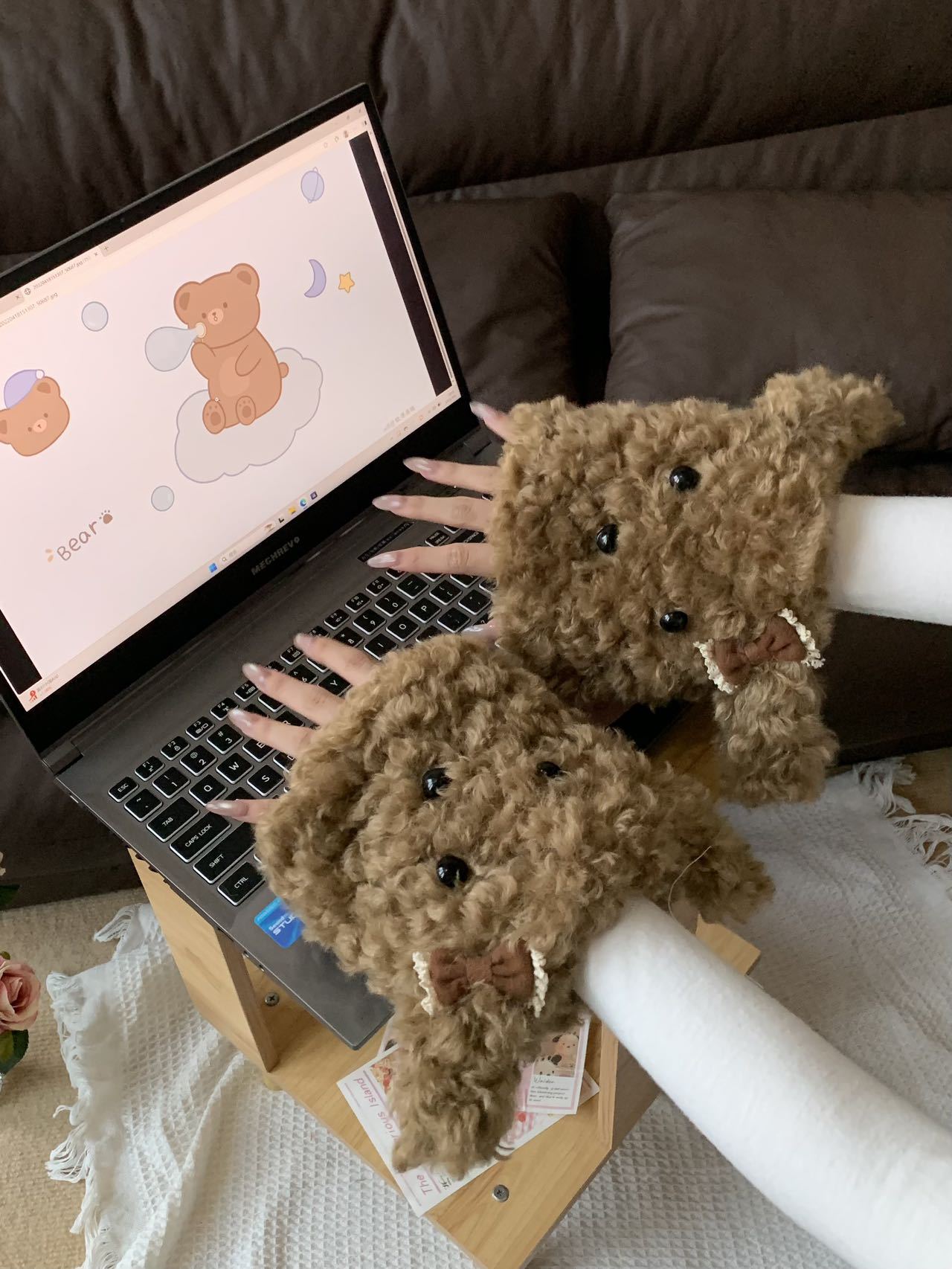 新卡通毛茸茸可爱斜耳狗毛绒手套时尚护手女加厚保暖百搭时尚袖套详情5