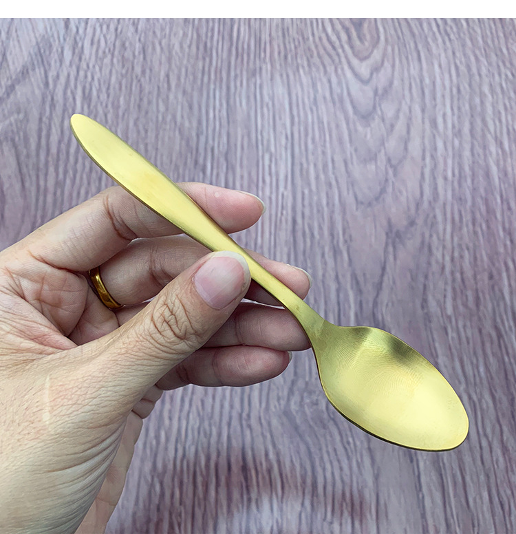 不锈钢金色浮雕茶勺西餐镀金茶勺吊环砂光西瓜勺尖柄茶匙详情10