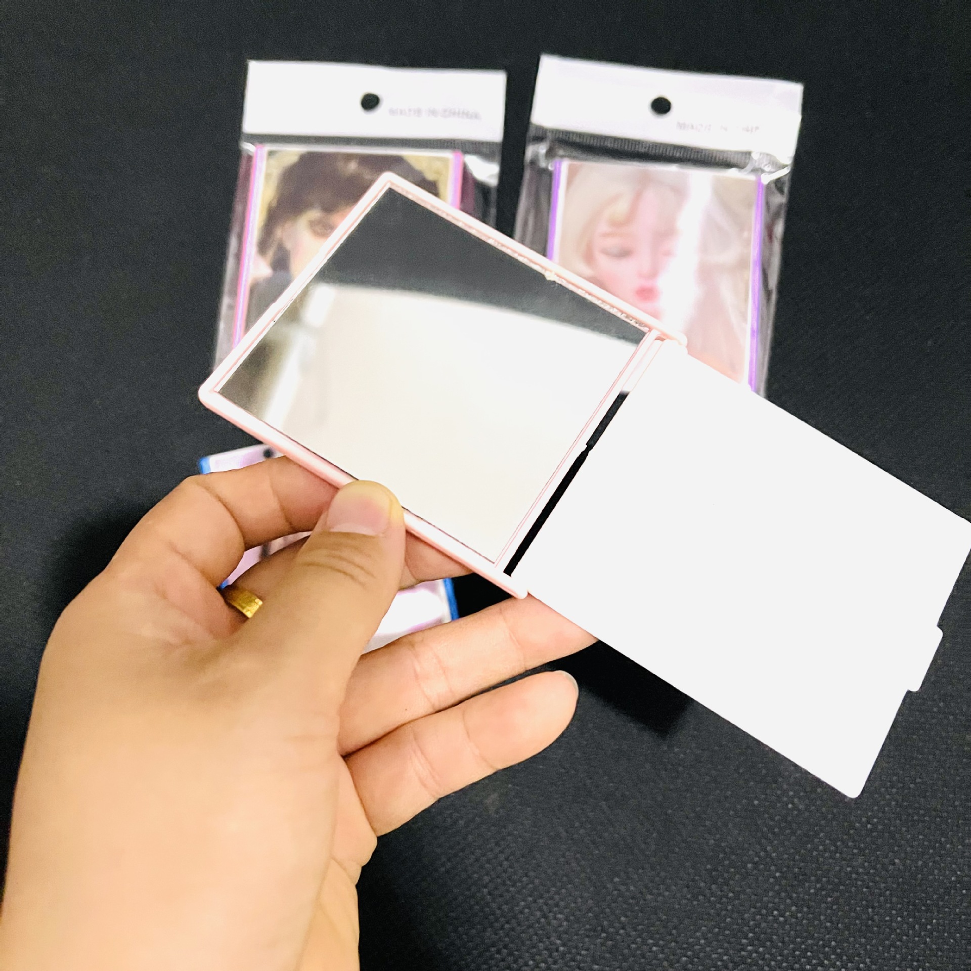 【 Zone 3-13 】210 blinking glasses 120 yuan per box 1200 yuan per case 210 blinking glasses square folding small mirror 3D doll mirror Blinking glasses Portable makeup small mirror 1 yuan pic 7