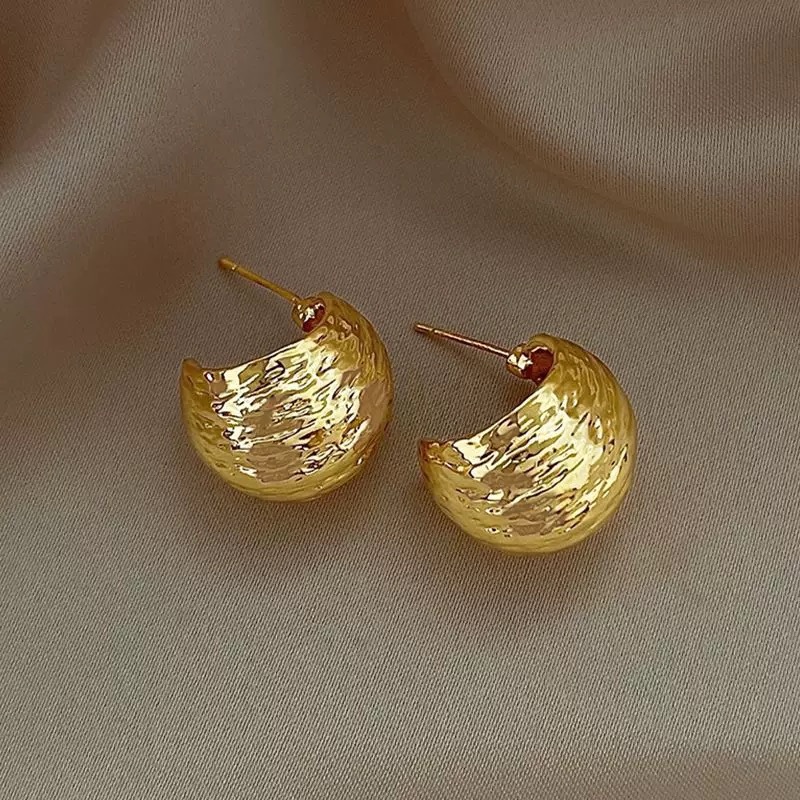 Retro geometric metal earrings for women, 2024 new trendy stud earrings, with a niche feel and a simple golden style pic 12