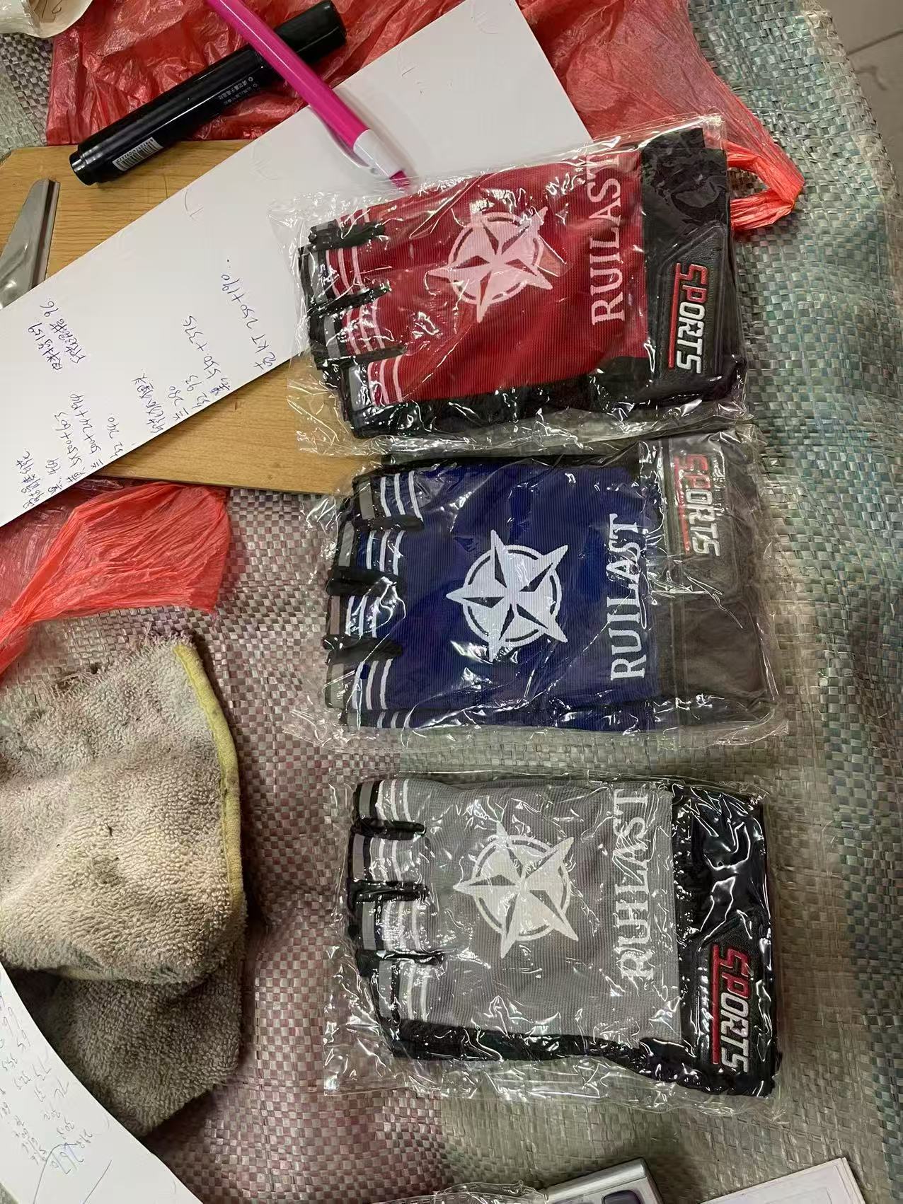 Sports outdoor gloves for men and women, anti-slip and protective training, weightlifting, yoga, fitness, cycling, mountain climbing, driving, half-finger gloves pic 10