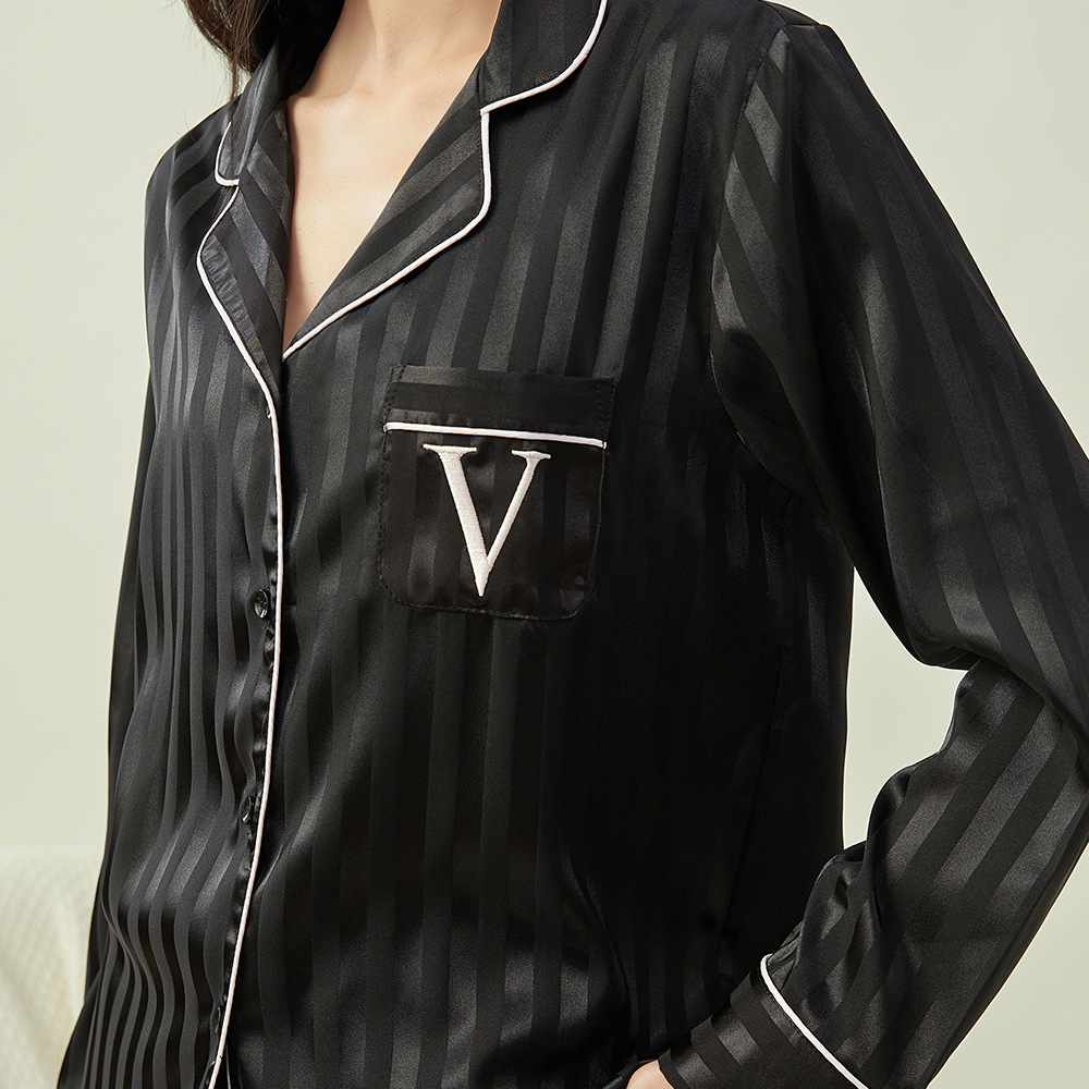 The new Spring/Summer 2024 shiny striped home wear, ice silk pajamas for women and ж a м a set are in stock pic 15