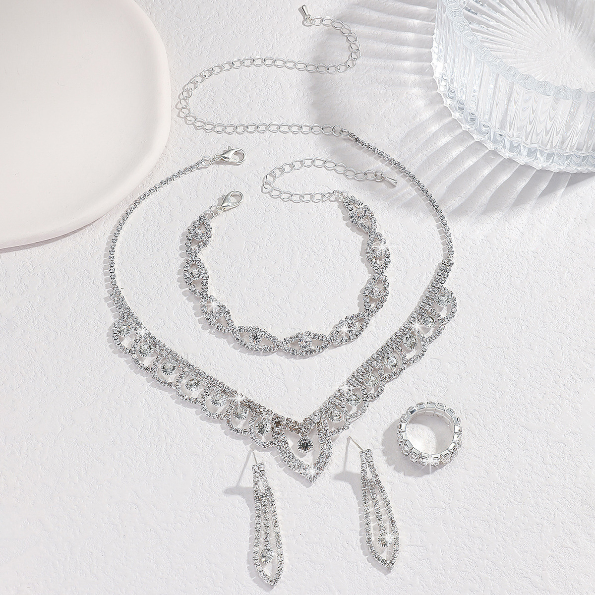 欧美创意新款饰品配饰女新娘首饰套装高档水晶镶钻项链耳环三件套详情5
