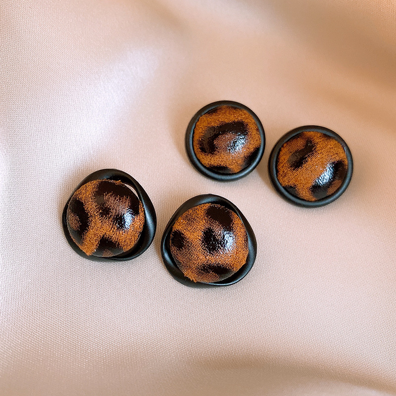 银针跨境复古皮革豹纹圆形耳钉欧美潮流高级感耳环时尚美拉德耳饰详情13