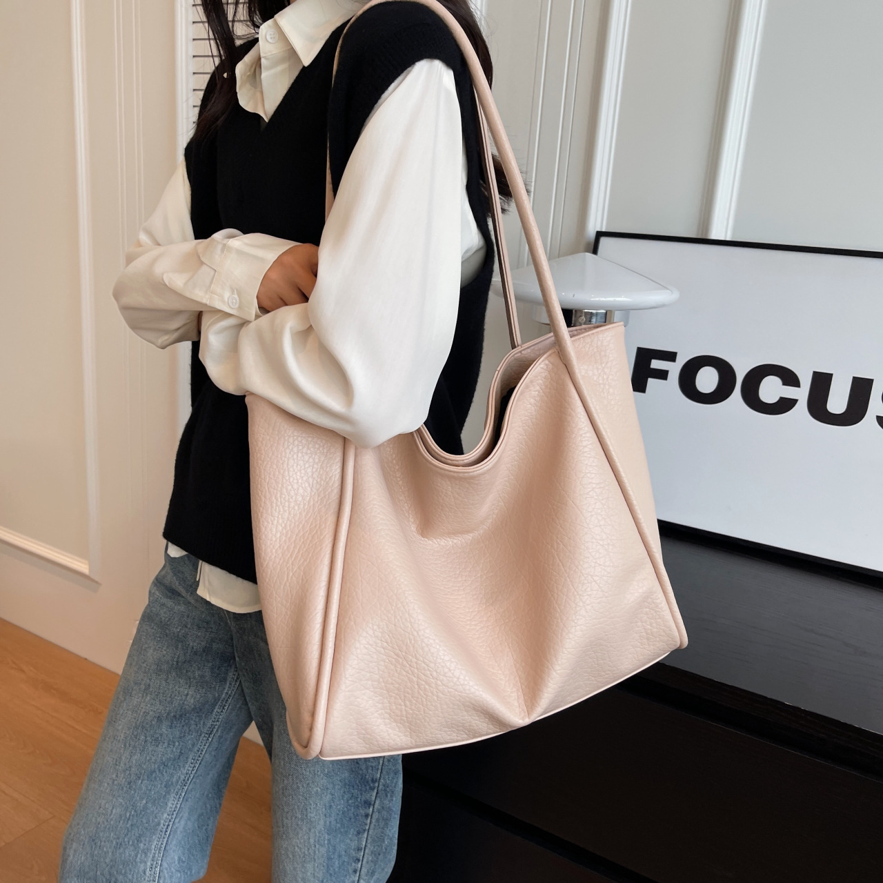大容量女包包2025软皮质感单肩包休闲百搭上班通勤手提托特包热卖详情2