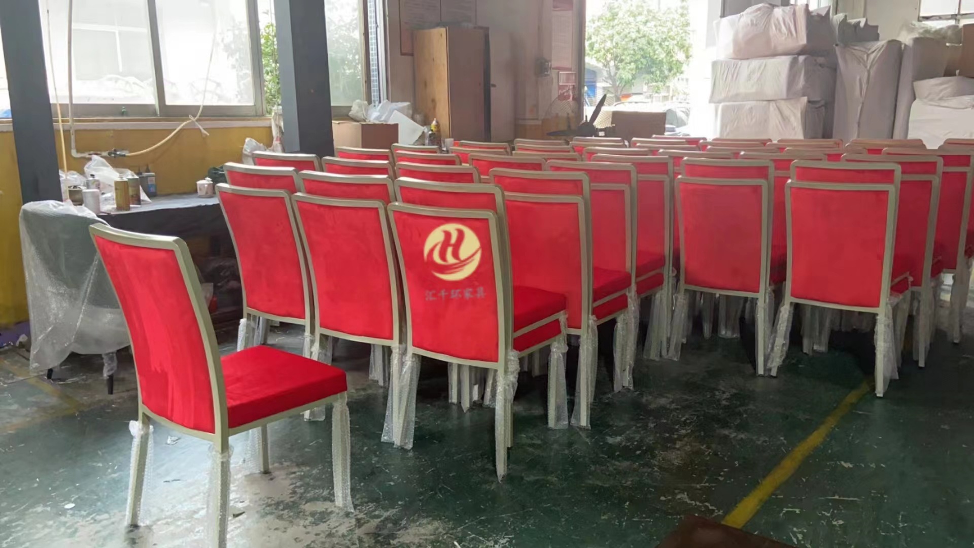 酒楼会所培训聚餐铝椅软包绒布五金可叠餐椅折叠椅宴会专用轻奢详情12