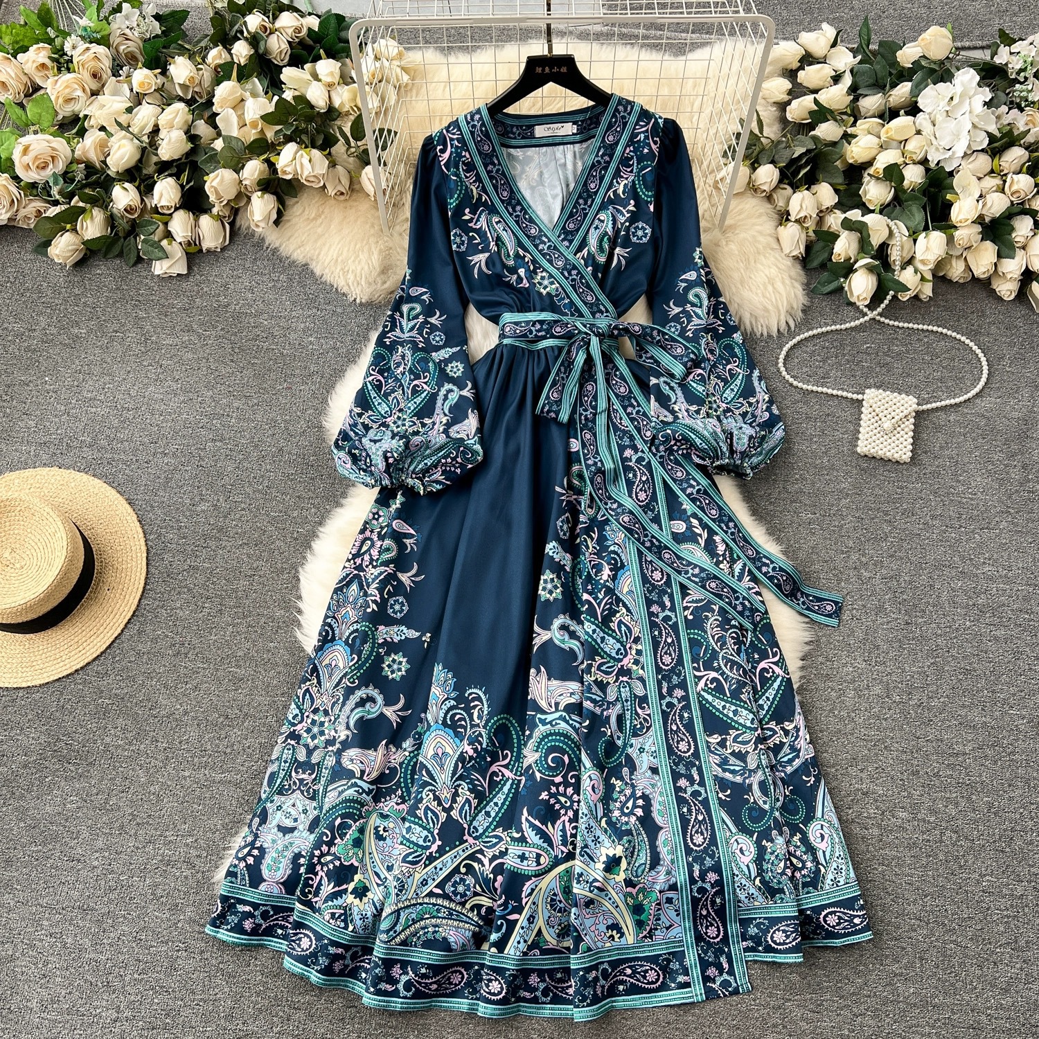 Cross-border 2024 new French high-end one-piece lace-up waist print dress, a light luxury and elegant long dress for women pic 2