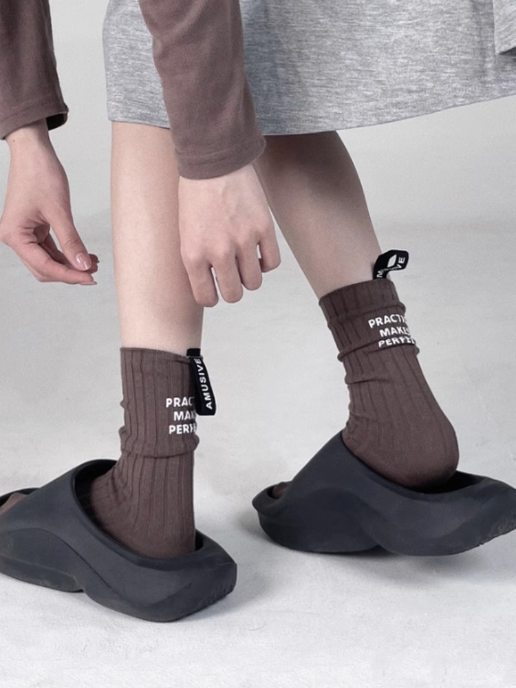 春夏新款日系百搭后跟标签字母袜子男女情侣运动中筒袜ins潮详情1