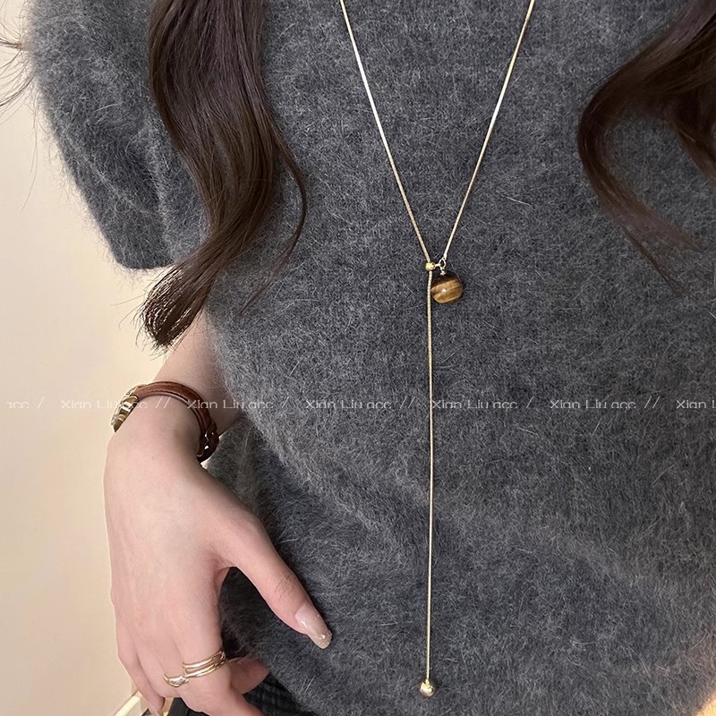 The new retro long sweater chain for autumn and winter is a light luxury, niche, versatile and high-end necklace. It will be a bestseller in 2024 pic 3