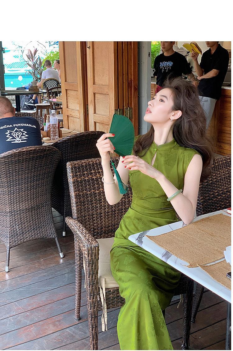 西遇新中式改良旗袍女2025年夏季新款提花水滴领修身无袖连衣裙详情4