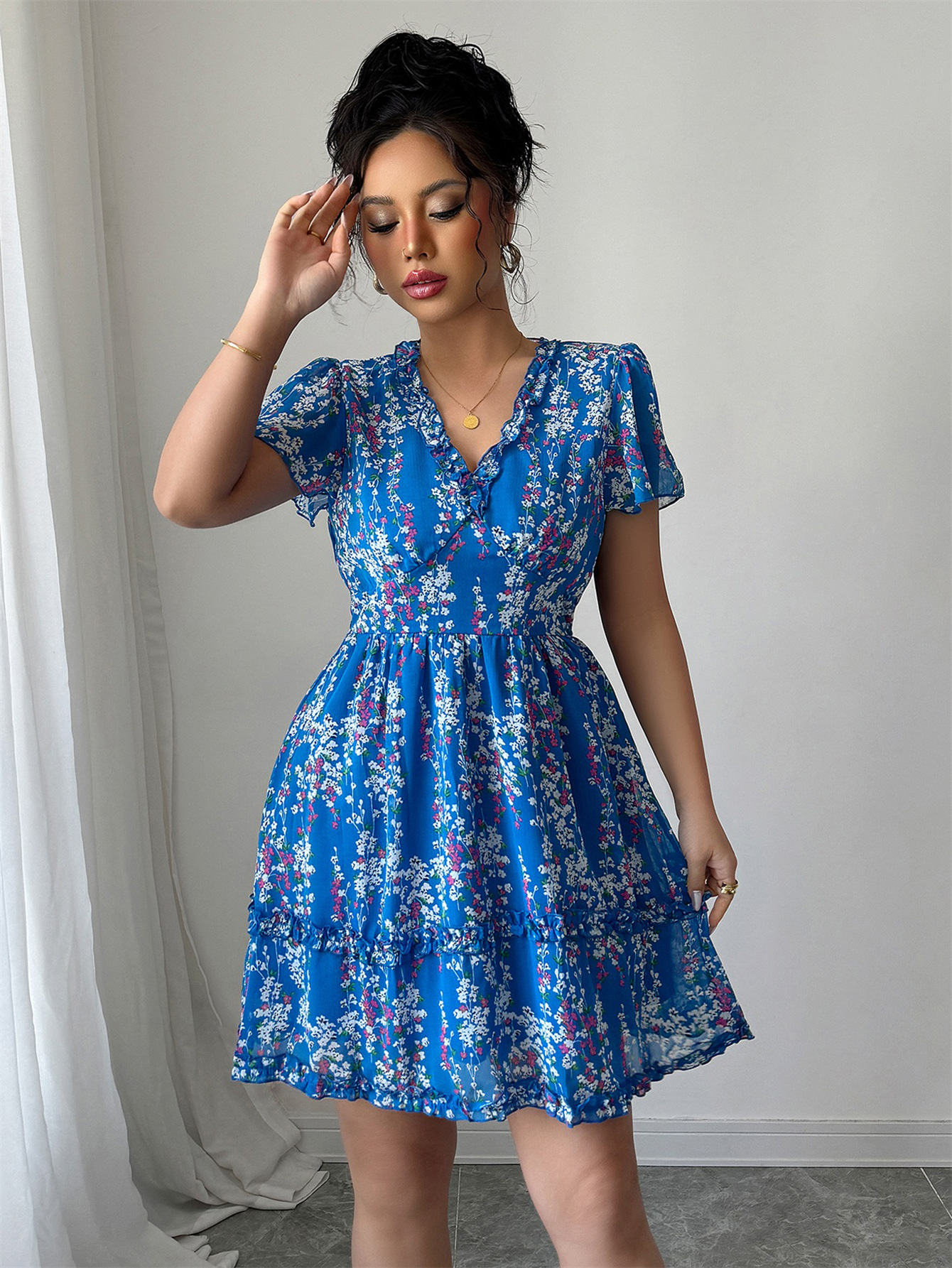 跨境 欧美高级简约深V碎花裙连衣裙女装2025春夏亚马逊外贸独立站详情15