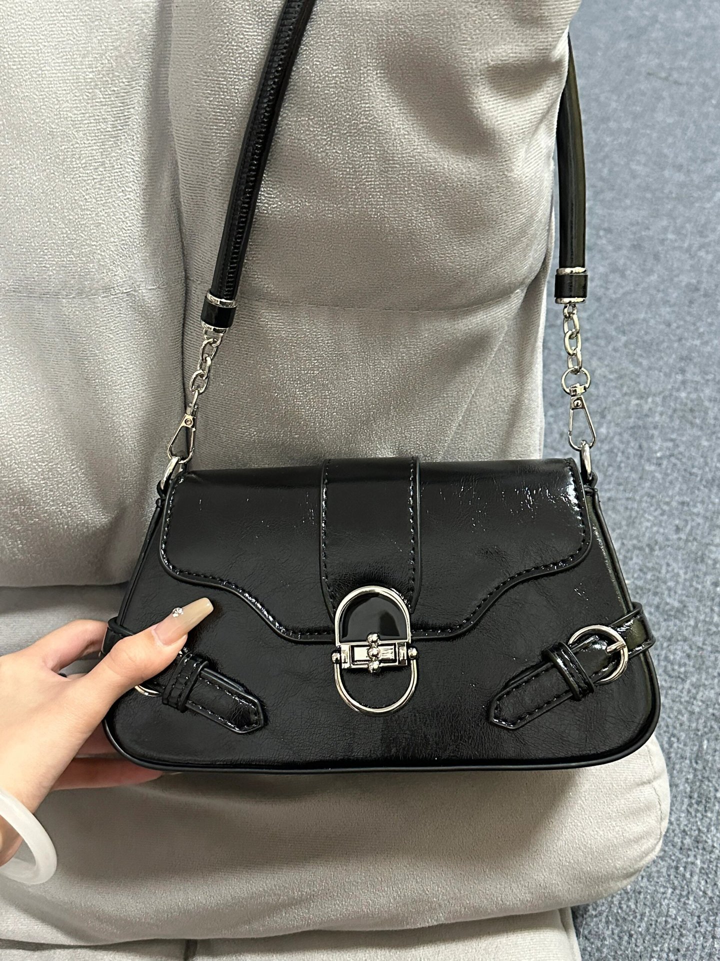 The 2024 new underarm bag from Maillard, a retro single-shoulder bag, exudes a sense of high-end fashion and is a stylish commuter crossbody bag pic 6