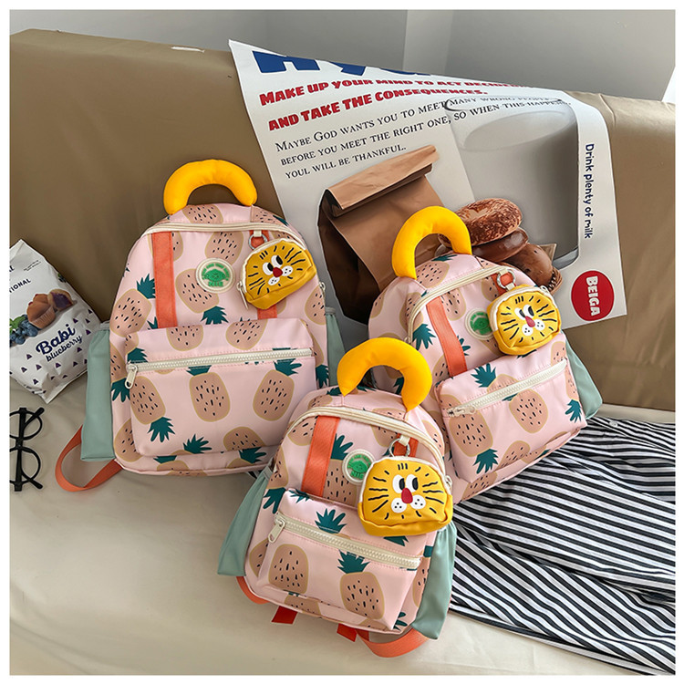 幼儿园儿童双肩包男童大容量背包2024新款可爱女孩拼色小书包外出详情35