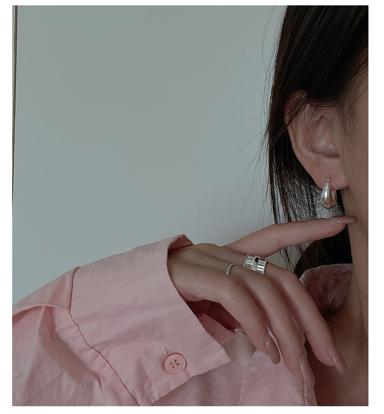 S925 sterling silver Korean version fashionable crescent ear buckles, Korean minimalist fashion basic style retro earrings and earrings wholesale pic 16