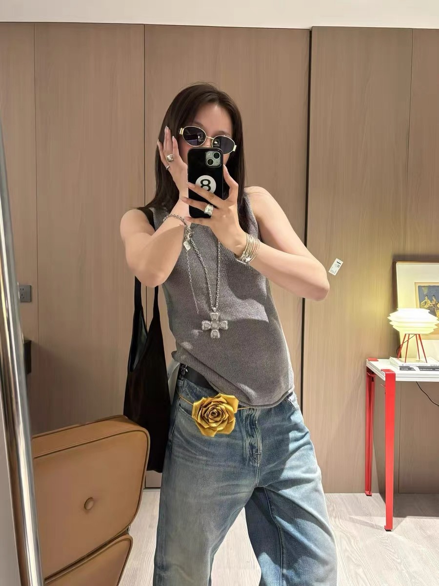 新款百搭多色亚麻棉感粗针织肌理颗粒半高领卷边毛织无袖背心5111详情14