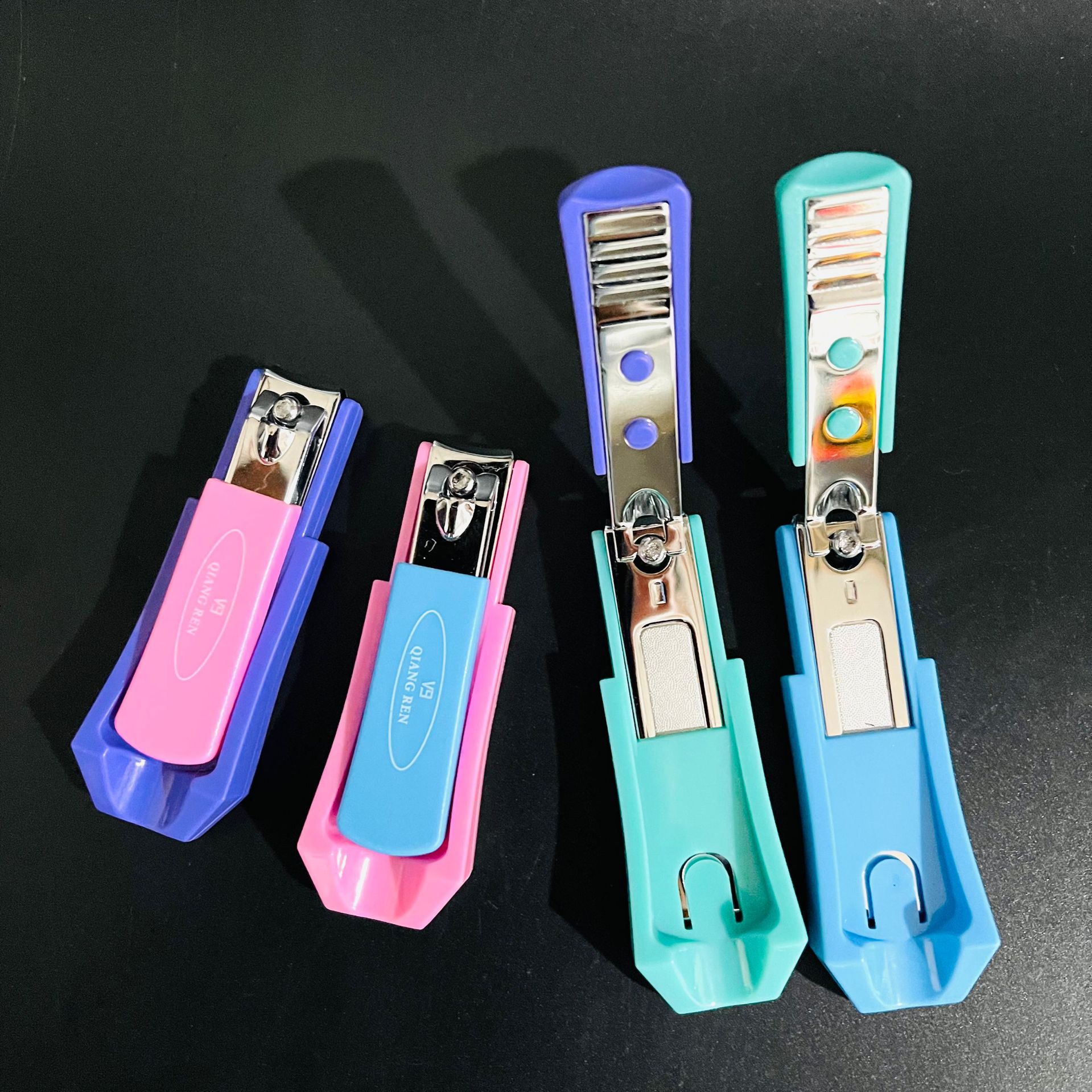 【 Office 】V7860 nail clippers 12/ box 600/ piece V7860 nail clippers Flat edge Nail clippers Nail clippers Large carbon steel nail clippers Candy color 2 yuan supply batch pic 2