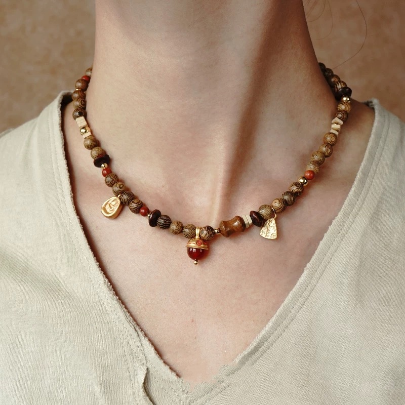 SWA*家山丘系列榛果串珠项链小众设计复古高级感木珠天然石锁骨链详情12