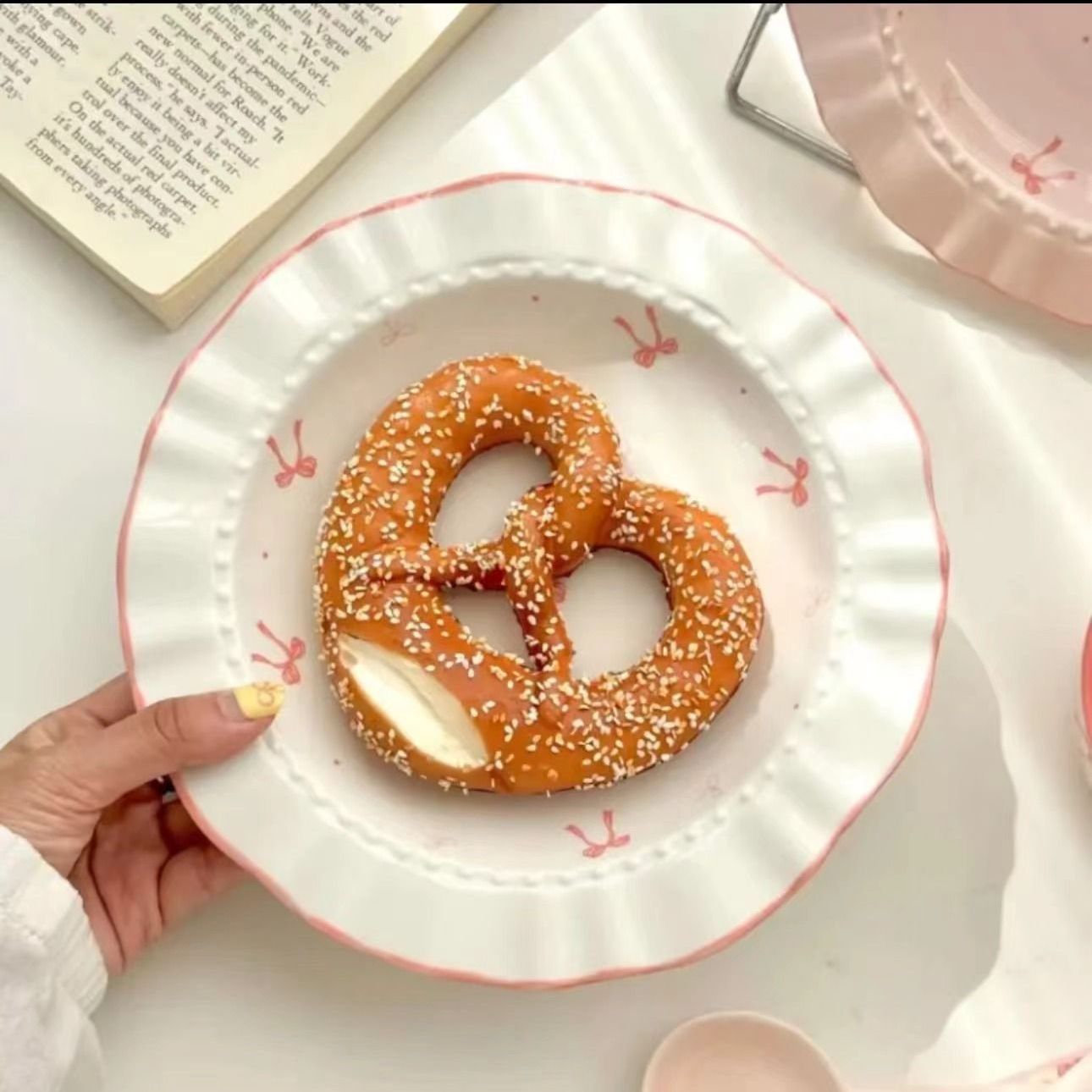 碗ins蝴蝶结碗碟套装饭碗家用陶瓷碗餐具高颜值米饭碗网红草帽盘详情2