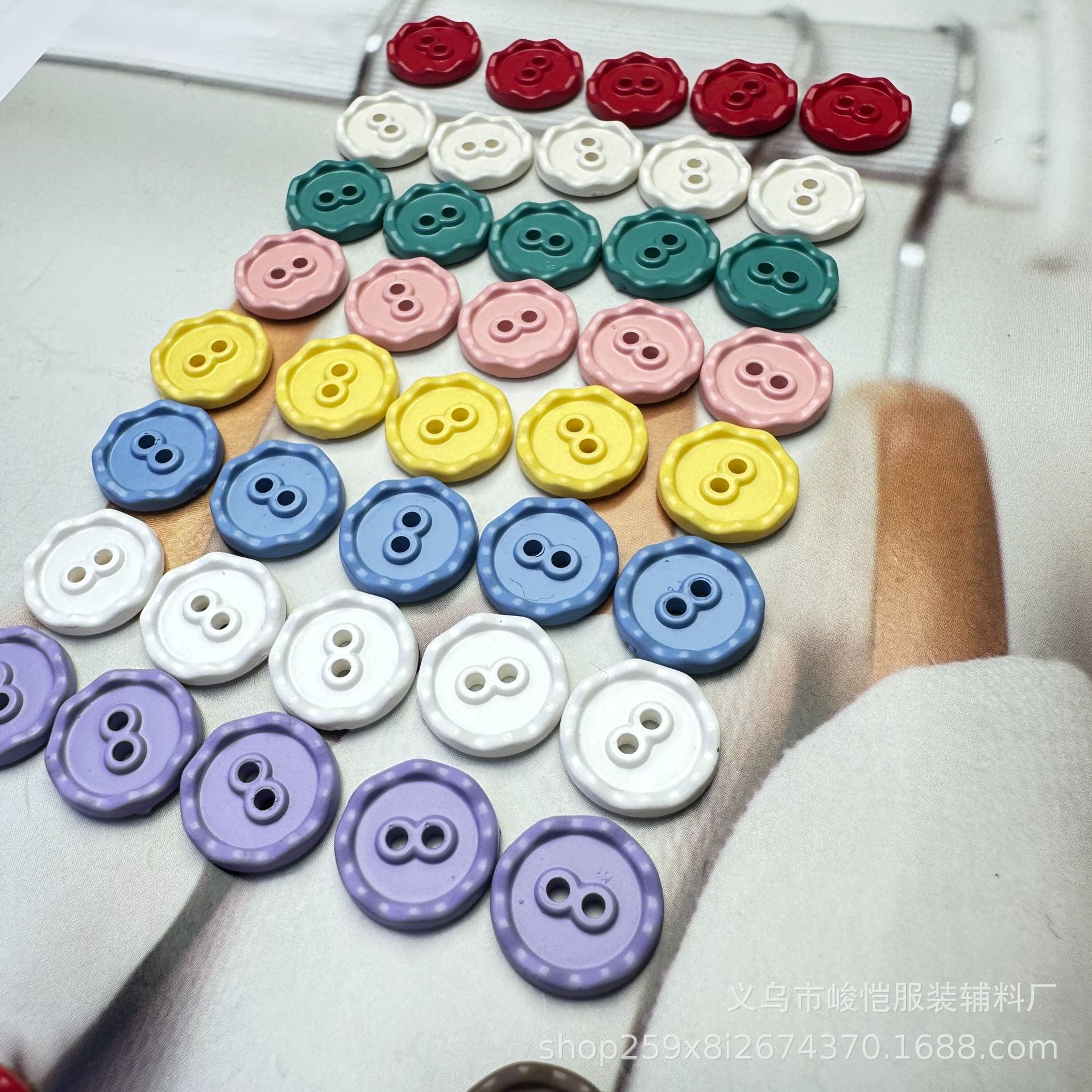 现货 彩虹糖多巴胺衬衫扣 树脂材质polo休闲衬衫童装迷你小扣子详情5