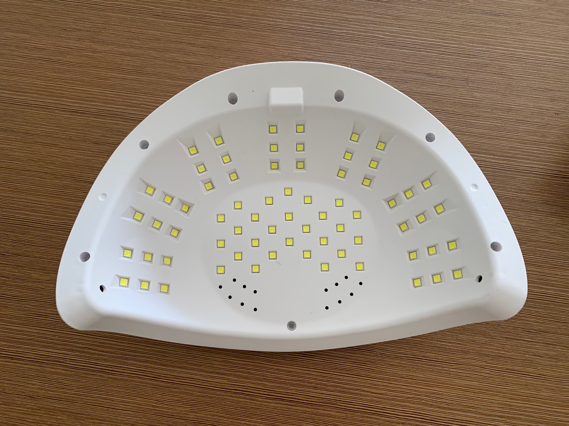 Large-space nail art lamp can quickly dry your hands without blackening them. 268W high-power, 69 lamp beads, automatic sensing light therapy lamp pic 5
