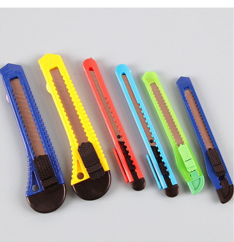 大号塑料美工刀裁纸刀壁纸刀办公裁纸刀加厚拆快递开箱刀厂家批发详情12