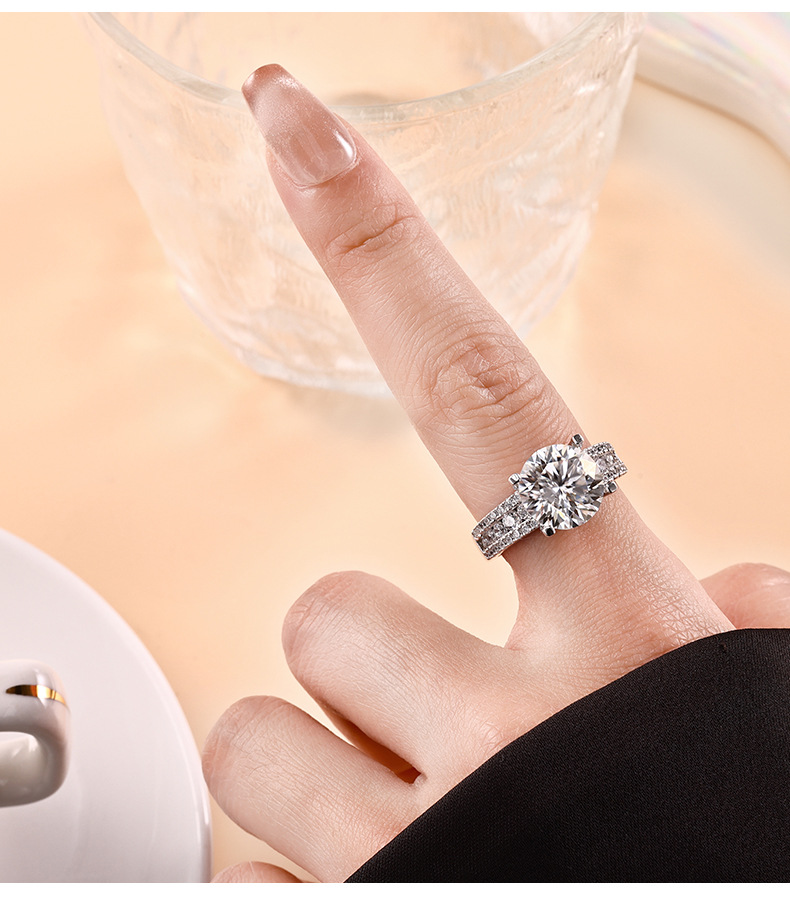 A 5-carat Moissan ring S925 with a high-end and light luxury feel from Europe, America, Japan and South Korea, made entirely of pure silver, is a versatile engagement and proposal ring pic 4