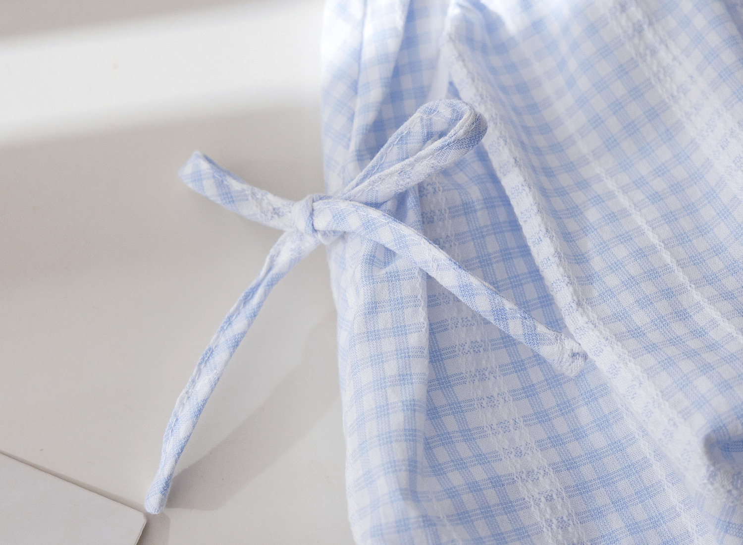 The summer new cartoon print T-shirt for girls is fashionable, and the two-piece set of checked bow flower bud pants is trendy pic 18