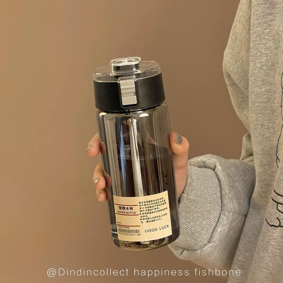 Muji pc water cup outdoor sports portable and easy-to-use cup, high appearance level, simple and durable plastic cup with tea strainer, direct drinking cup pic 1