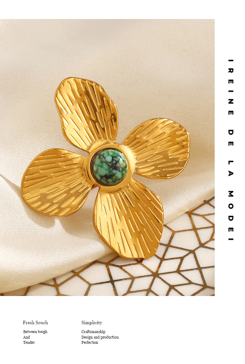 Wholesale of stainless steel exaggerated flower rings with fashionable European and American style and natural stone inlaid titanium steel rings pic 3