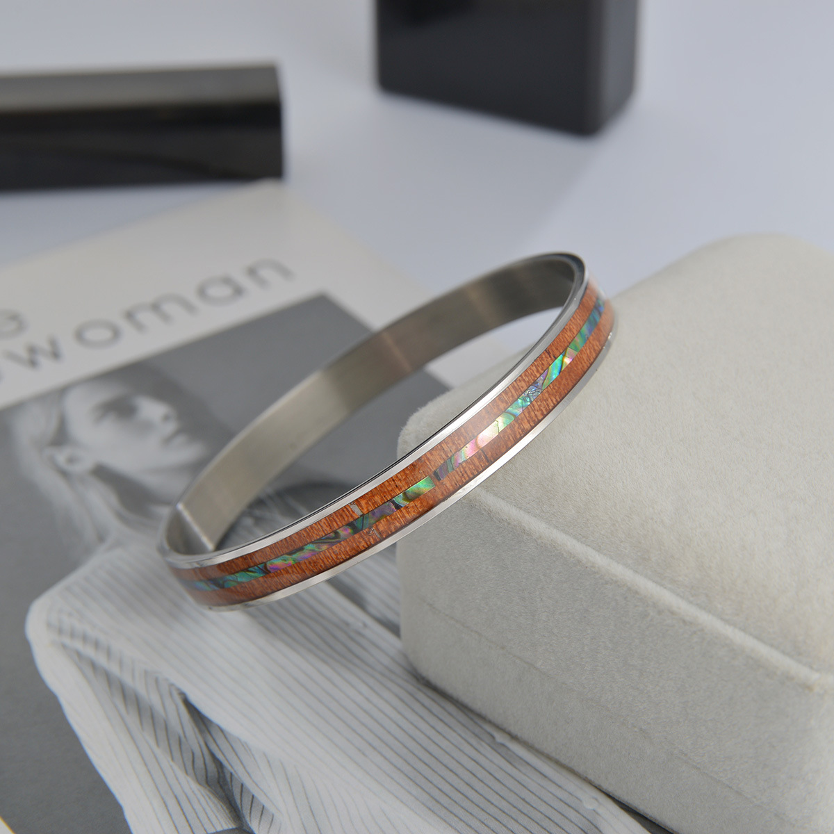 Cross-border European and American Amazon source titanium steel closed bracelet and jewelry wholesale, acacia wood abalone shell titanium steel bracelet pic 3