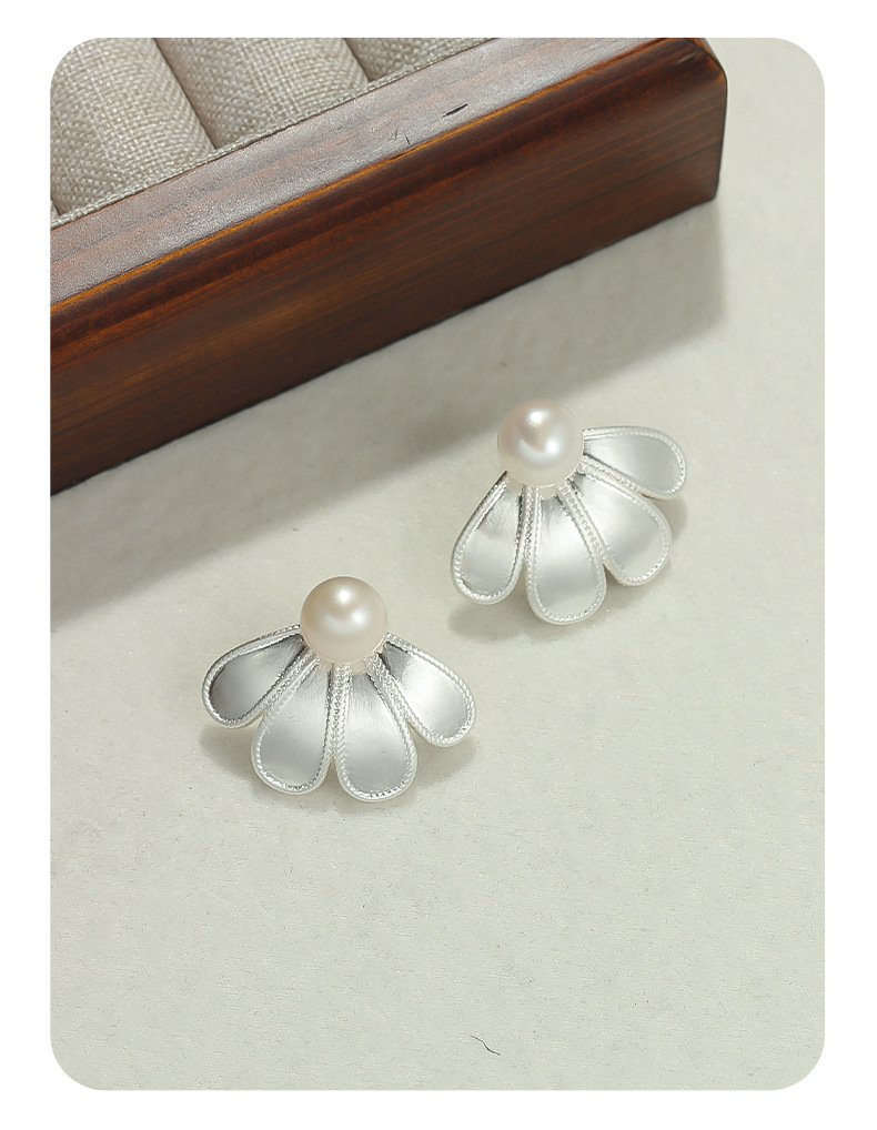 软山淡水珍珠耳钉简约小众精致拉丝花朵耳钉百搭青岛饰品银针耳钉详情8