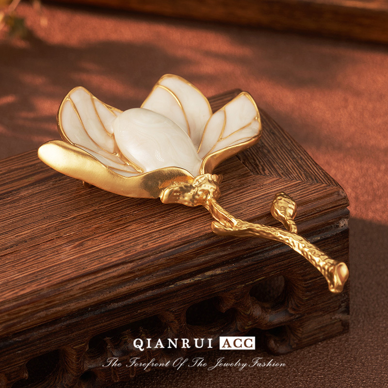 Natural Baroque pearl magnolia flower multi-color oil drip brooch, autumn and winter coat brooch accessory, high-end brooch pic 23