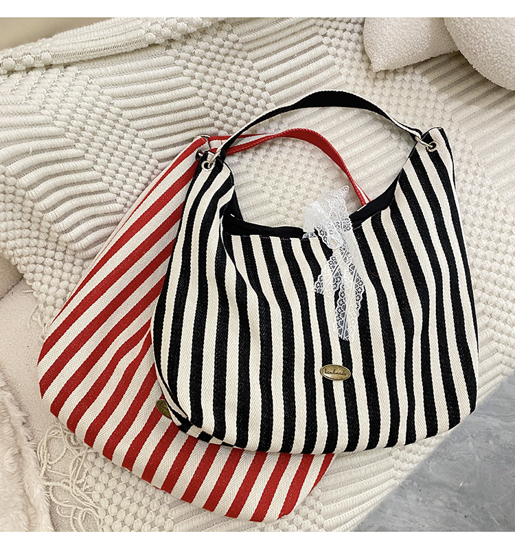 自制夏季大容量刺绣帆布包ins风简约字母通勤百搭纯棉单肩包详情4