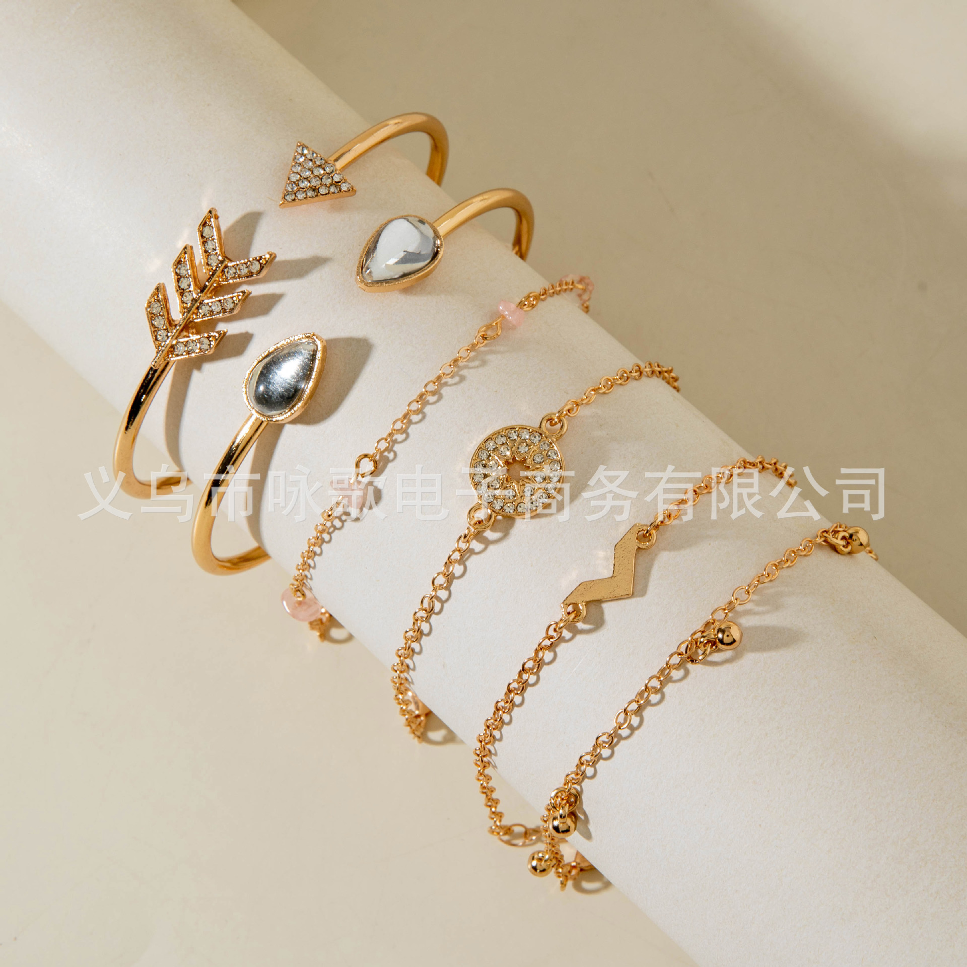 欧美跨境饰品 复古个性麻花手链仿宝石夸张朋克手镯手链4条装批发详情9