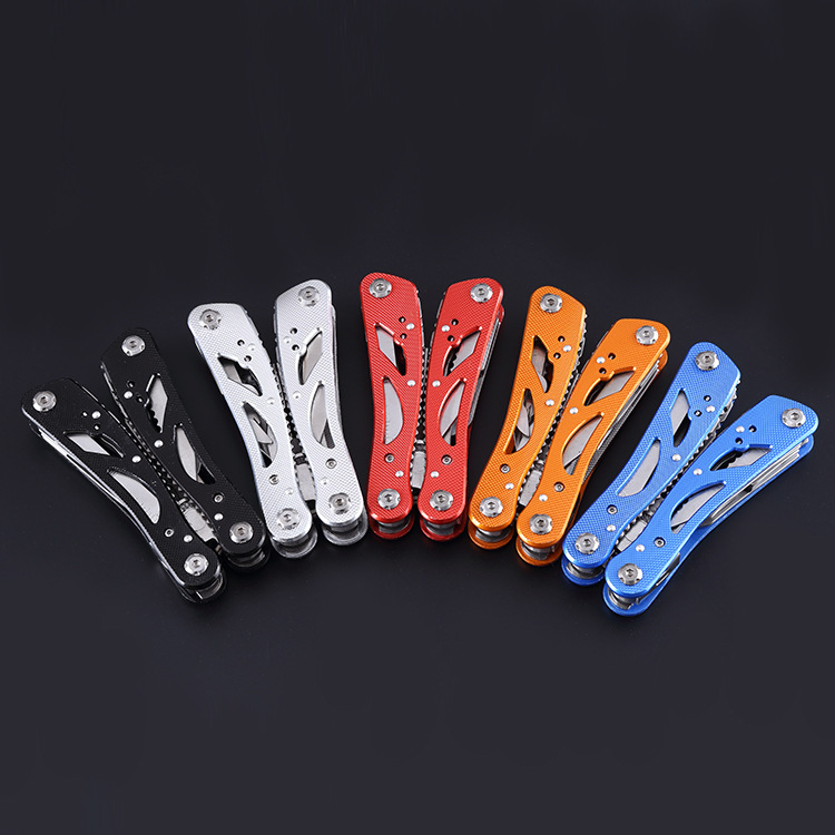 All-steel combination tool pliers, high-quality outdoor camping hardware products, foldable multi-functional knife pliers, exquisite, practical and durable tool pliers Application Scenario