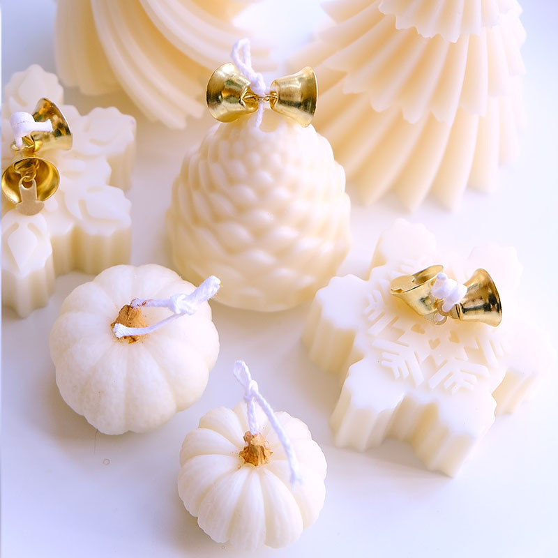 Christmas snowflake scented handcrafted candles, ins, niche romantic souvenirs, Nordic festival decoration, office atmosphere decoration items details Picture