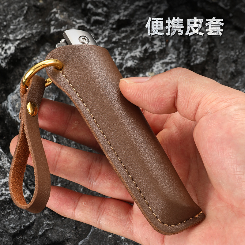 A must-have Damask pattern folding knife for outdoor camping. Made of high-hardness stainless steel, it features a quick-opening design, is compact and portable, and is a versatile and practical folding knife Application Scenario