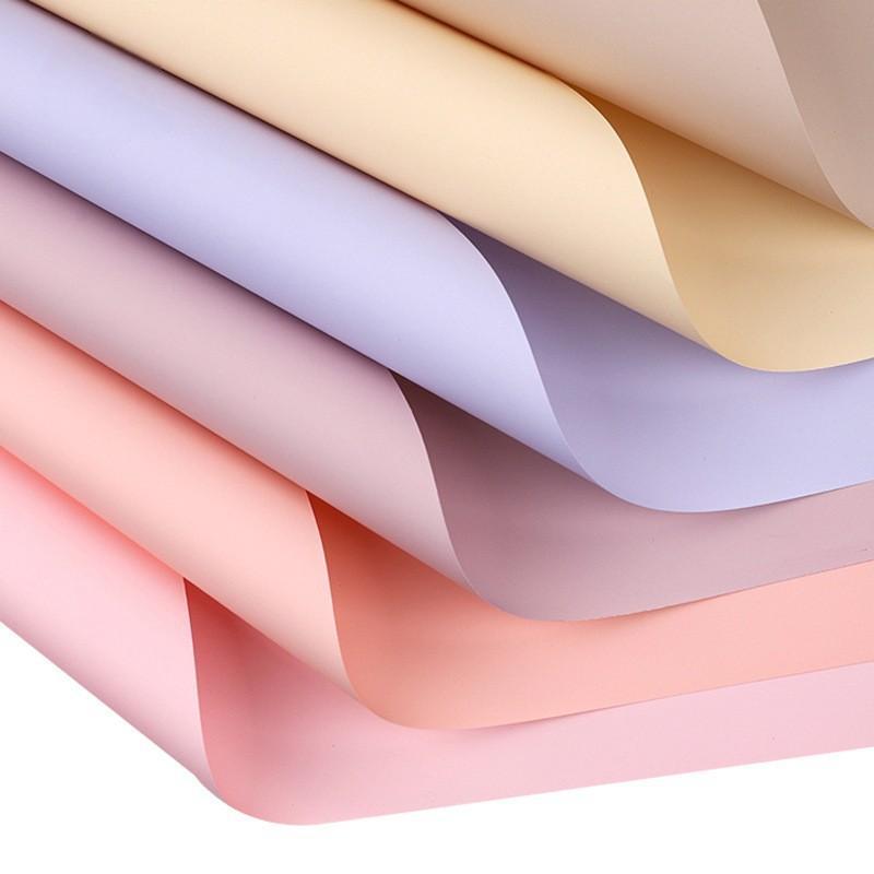 Ouya Paper Korean-style first love solid color waterproof flower bouquet packaging, flower gift bag, flower paper material wholesale Application Scenario