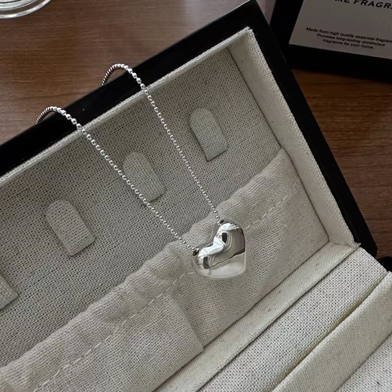 Korean version S925 sterling silver heart-shaped necklace, basic smooth, simple and fashionable sweater chain, high-quality, high-end and design accessory Specification image
