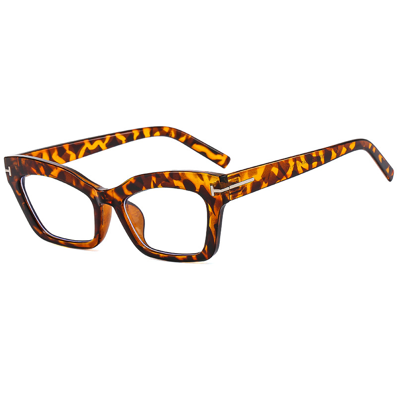 The new trendy and fashionable optical flat glasses for commuting in the summer of 2025 are suitable for myopia and are versatile for casual wear Application Scenario