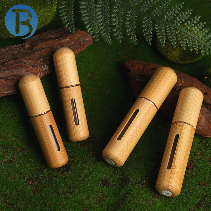 Creative bamboo and wood perfume direct filling bottles, 5ml, 8ml, with bamboo shells, bottom filling, self-pump spray filling bottles, portable travel filling bottles, eco-friendly press-type spray bottles Application Scenario