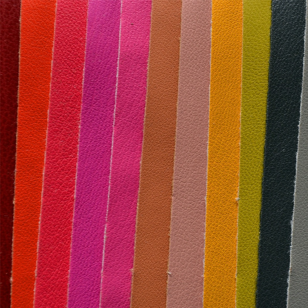 In stock, 0.6mm small sheep sheep pattern soft leather PU leather high-grade artificial leather fabric is available. It is suitable for fashionable bags and clothing. The PU leather has a fine texture and is an artificial leather Application Scenario