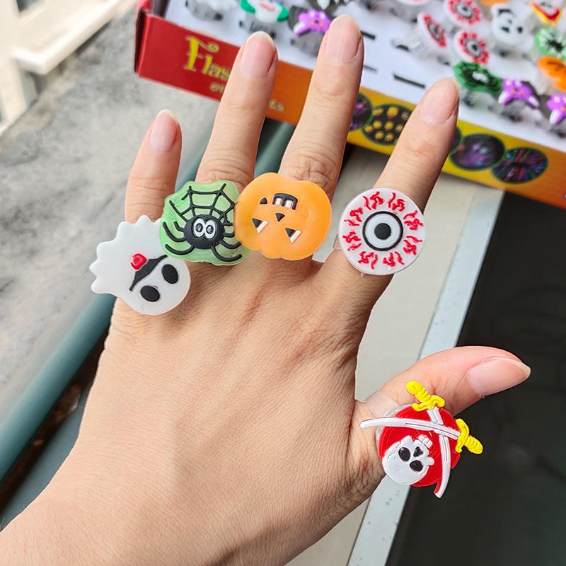 Halloween special PVC soft glue skull LED flash light ring pumpkin glow-in-the dark bracelet children's toy thriller fun ring gift Application Scenario