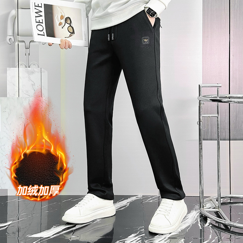 The 2024 new autumn and winter men's skinny casual pants and sportswear are thickened, warm, durable and versatile, and are suitable for outdoor sports and casual wear