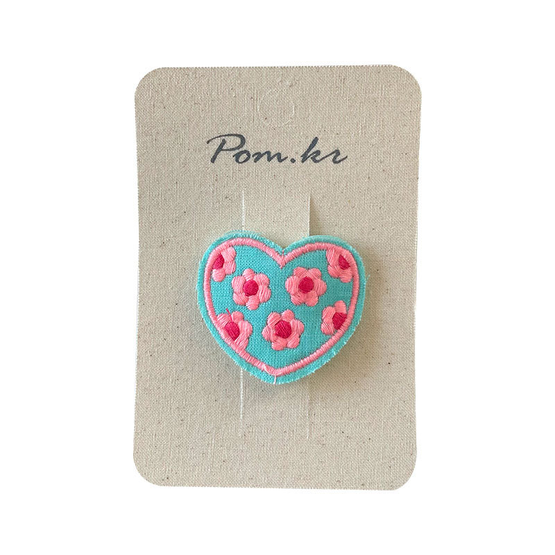 New Korean-style sweet heart-shaped embroidered flower hair clips, fabric children's broken hair side bangs clips, and girl bye-bye clips Item Picture