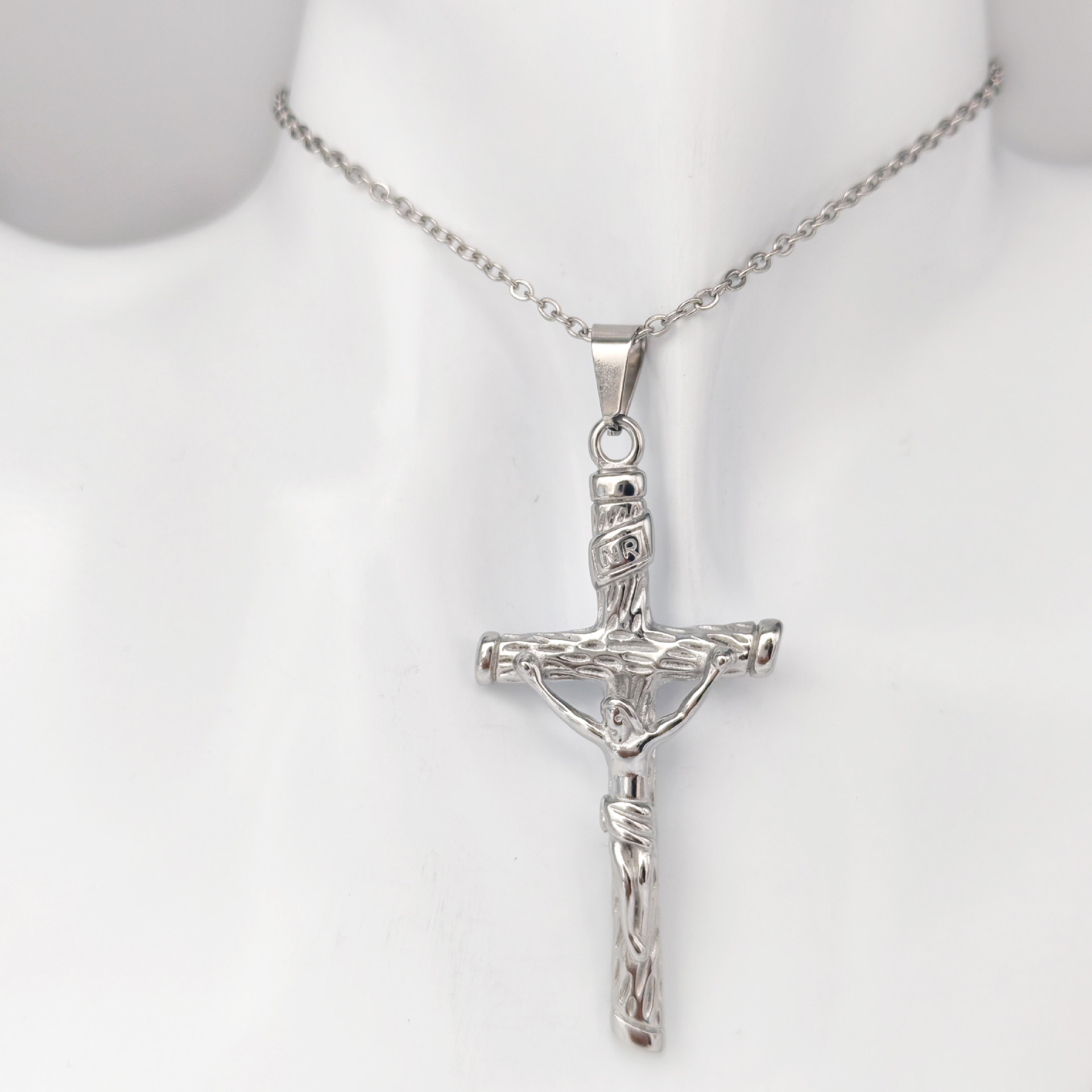 New European and American trendy titanium steel necklace, men's personalized hip-hop style skull pendant, women's sweater chain paired with accessories, high-end accessory jewelry details Picture