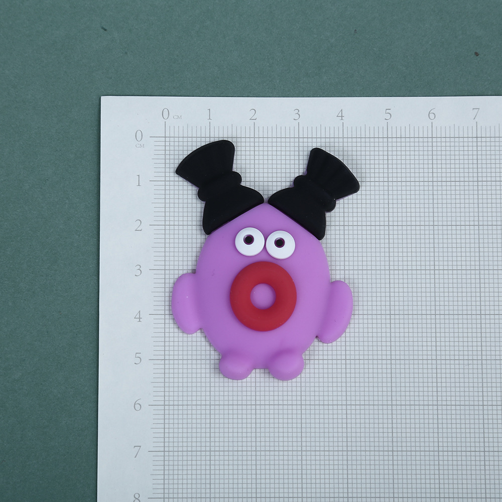 PVC soft glue cartoon sausage mouth eyes mobile phone case DIY Crocs shoes shoes flower pencil box storage box refrigerator patch DIY jewelry creative decoration Application Scenario